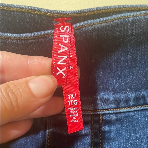 Women's Spanx Distressed Ankle Skinny Denim Jean - Picture 6 of 9